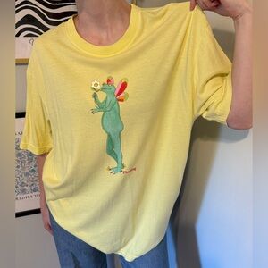 Pleasing Yellow T-Shirt with Frog Graphic